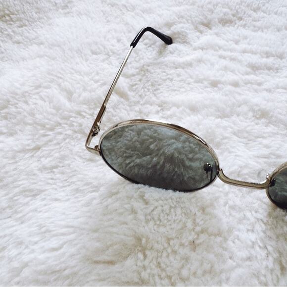 Harper Silver Round Lens Sunglasses - Picture 5 of 11